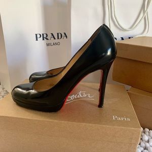 Christian Louboutin Black Pump 37